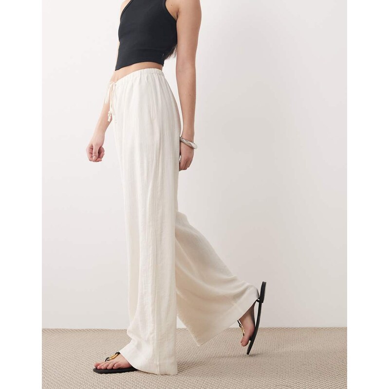 Abercrombie & Fitch crinkle pull on trousers in cream-White 114377665