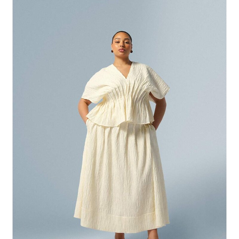 ARRANGE Curve crinkle texture maxi skirt co ord in cream-White 114375210