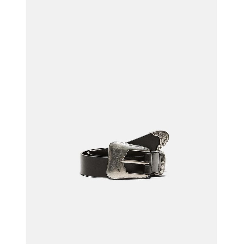 Stradivarius Basic cowboy buckle belt in black 114385385