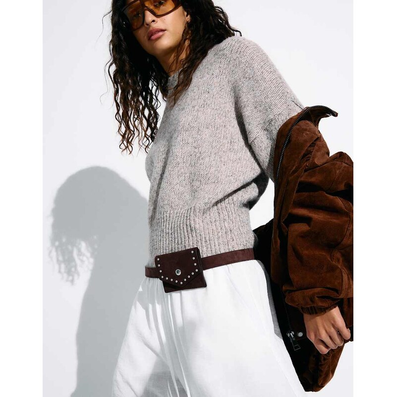 Bershka Faux suede pocket belt in brown 114377746