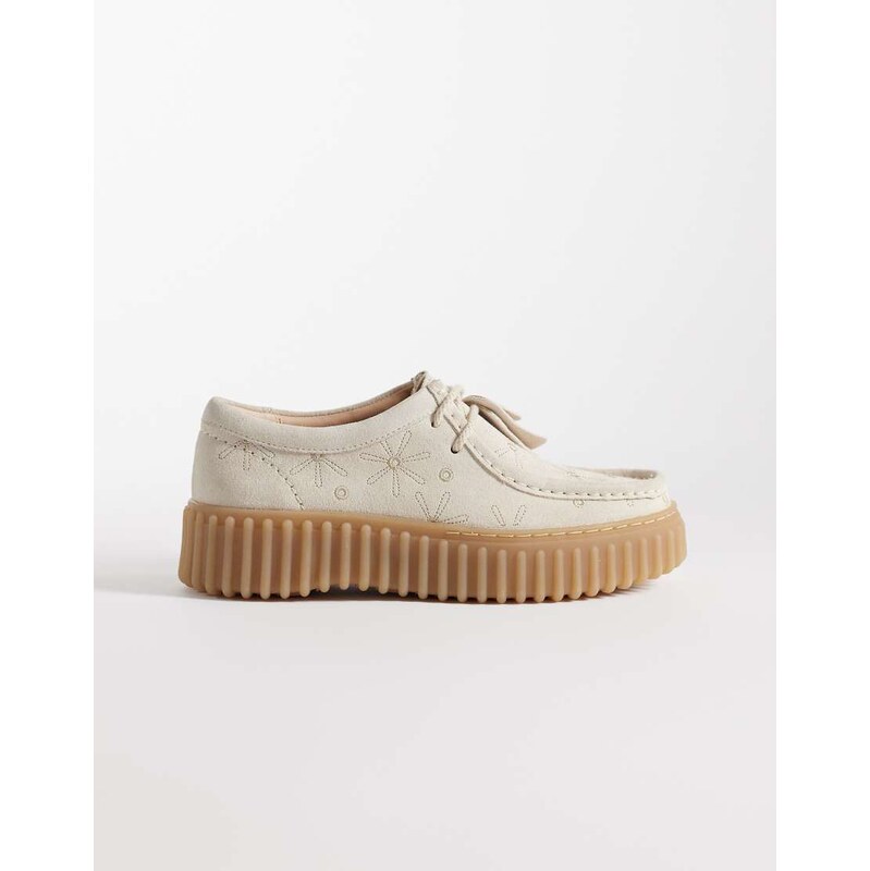 Clarks Torhill Bee shoes in cream-White 114375337