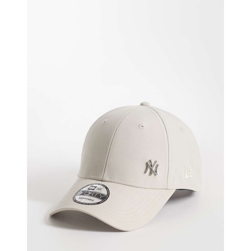 New Era NY Yankees 9forty flawless cap with metal badge in cream