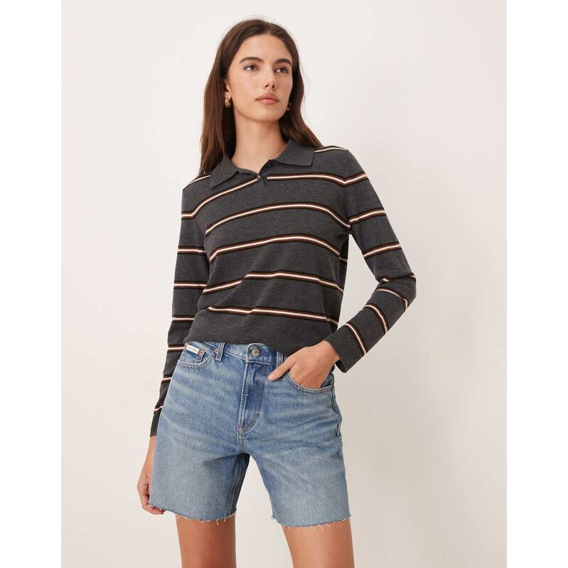 Calvin Klein Jeans 90s denim mid length short in blue 114377532