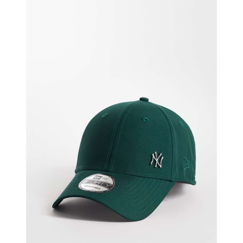 New Era NY Yankees 9forty flawless cap with metal badge in dark