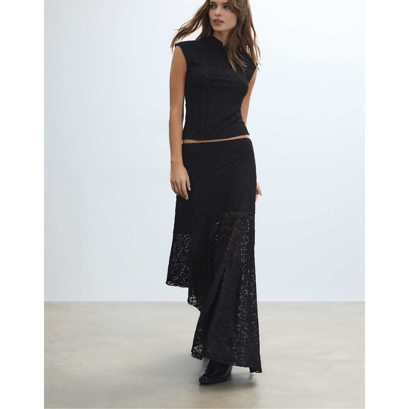 Stradivarius Asymmetric lace midi skirt in black 114406455