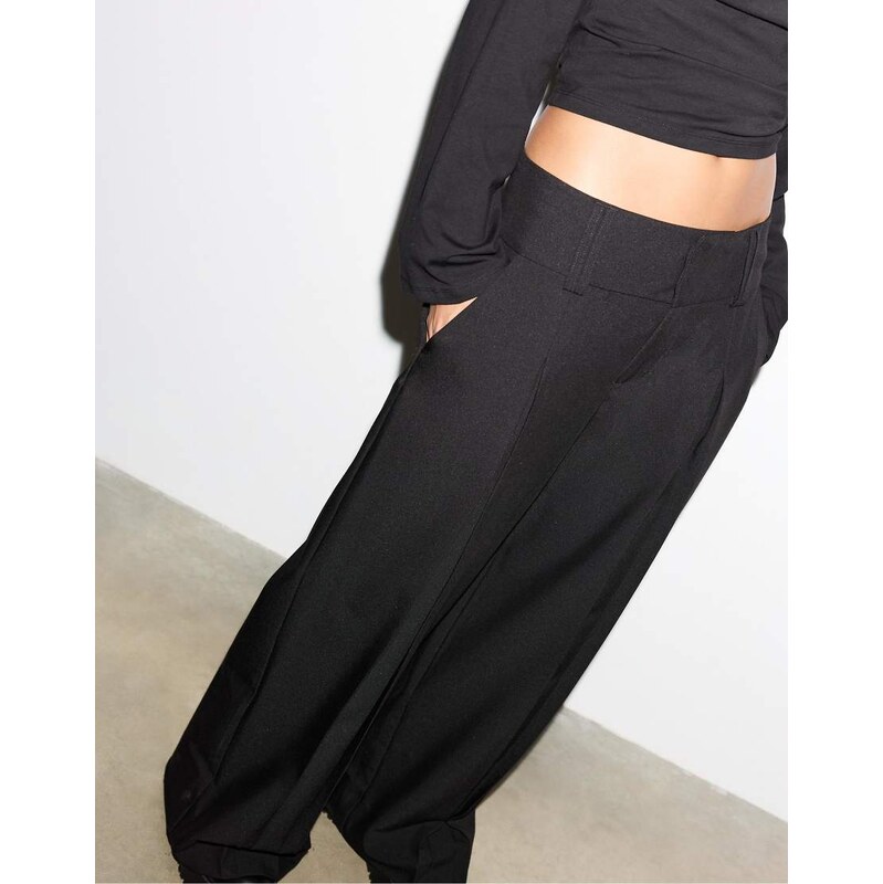 Stradivarius Smart trousers with a waistband in black