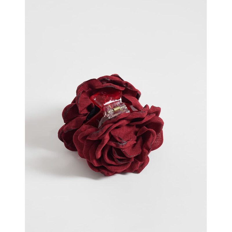 Sui Ava rosa hair claw in deep red 114413642