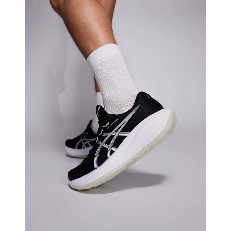 Asics Gel-Cumulus 28 trainers in black and white 114423428