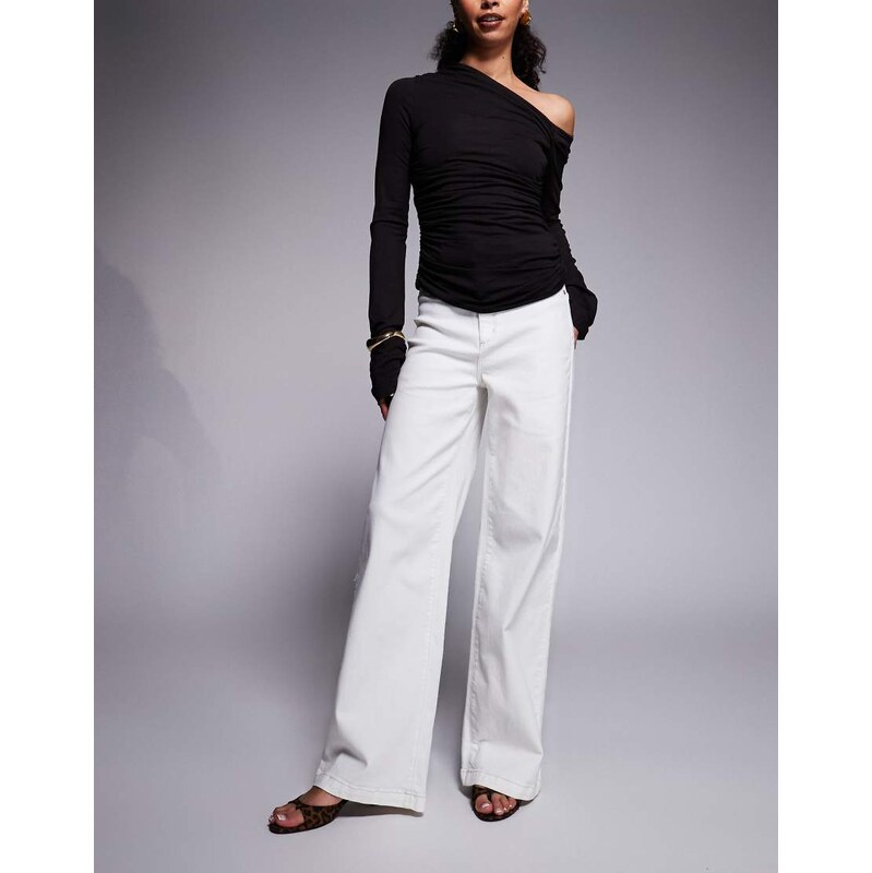 Abrand Jeans Abrand 94 high waisted straight leg jeans in white 114425871