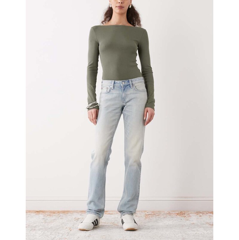 Weekday mid waist straight leg jeans in light blue wash 114450843