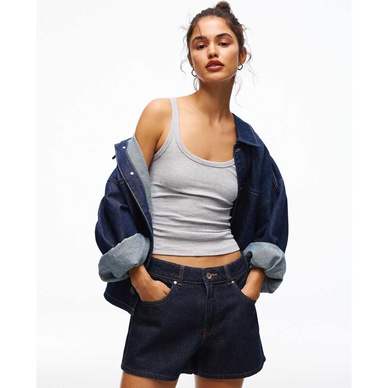 Bershka 90s denim shorts in blue-Navy 114448392