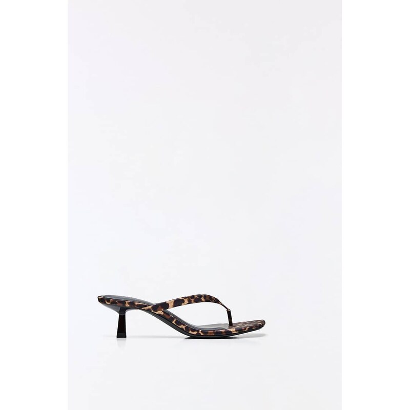 Bershka Thong heeled sandals in brown 114448360
