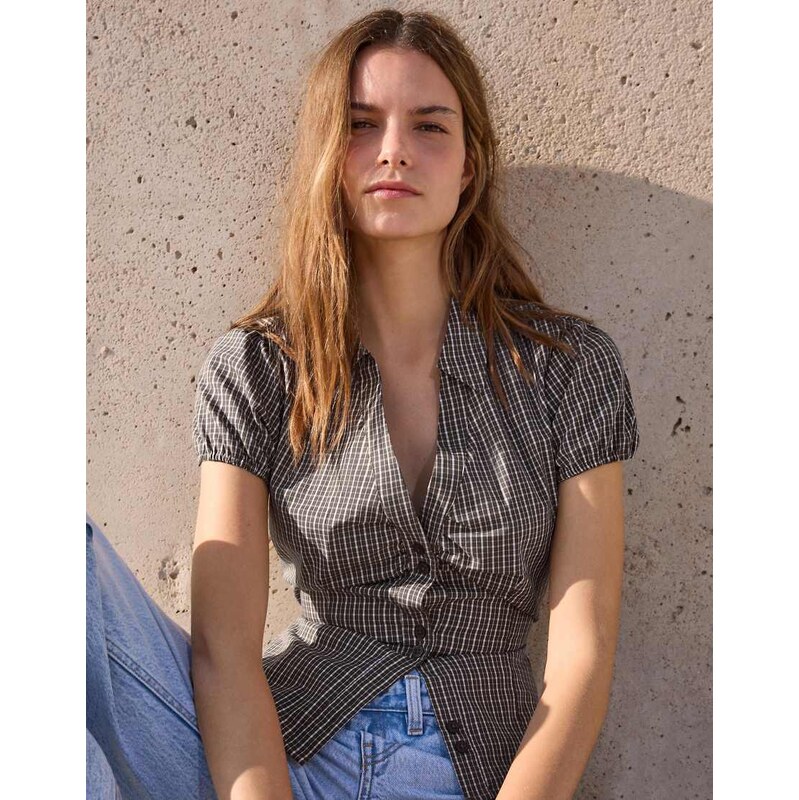 Bershka Short sleeve poplin shirt with bow in khaki-Green