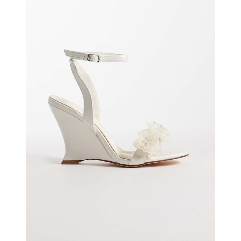 Azalea Wang Winters wedge sandals with flowers in white satin 114708711