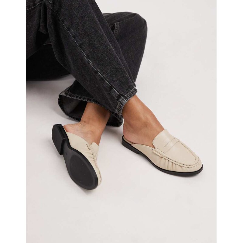 Schuh Leeds rouched mule loafer in white leather
