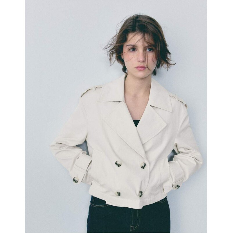 Stradivarius Short double-breasted trench coat in stone-White 114492236