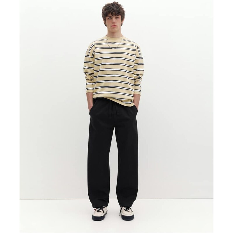 Pull&Bear Baggy jogger trousers in black