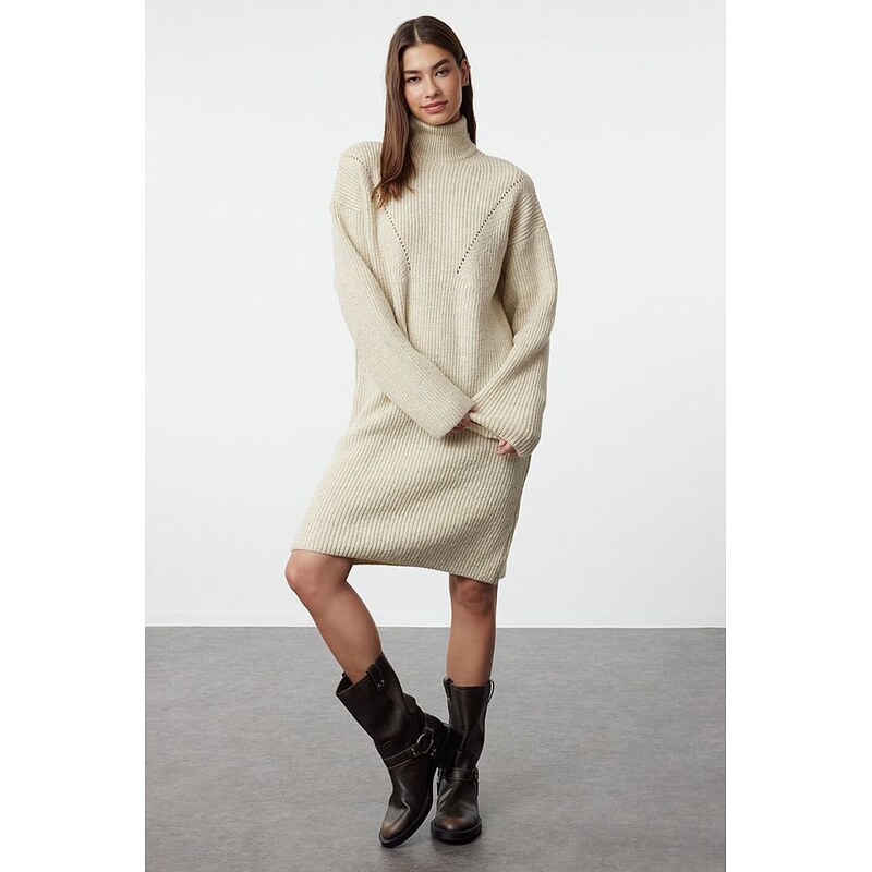 Šaty trendyol Creme 2435216