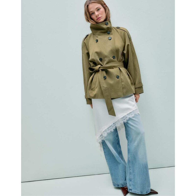 Stradivarius Short high neck trench coat in khaki-Green