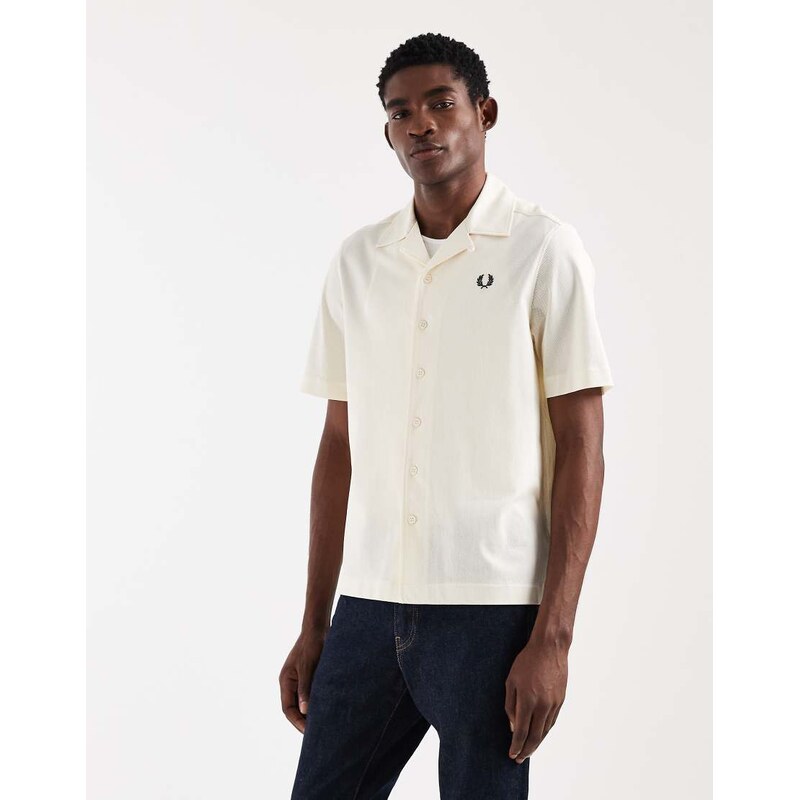 Fred Perry short sleeve revere collar logo shirt in ecru-Neutral