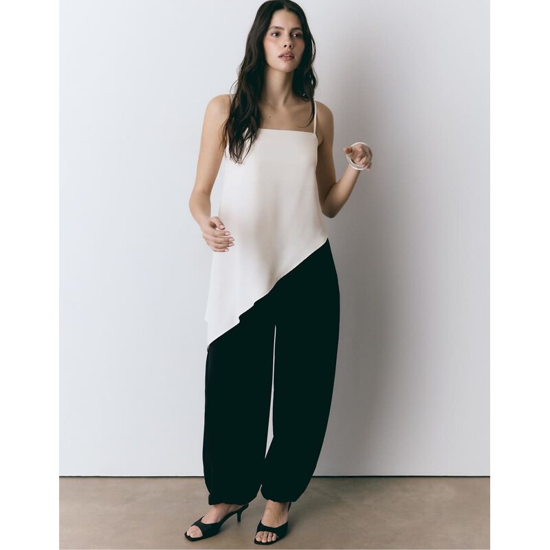 Stradivarius Satin asymmetric hem top in ecru-White 114523355