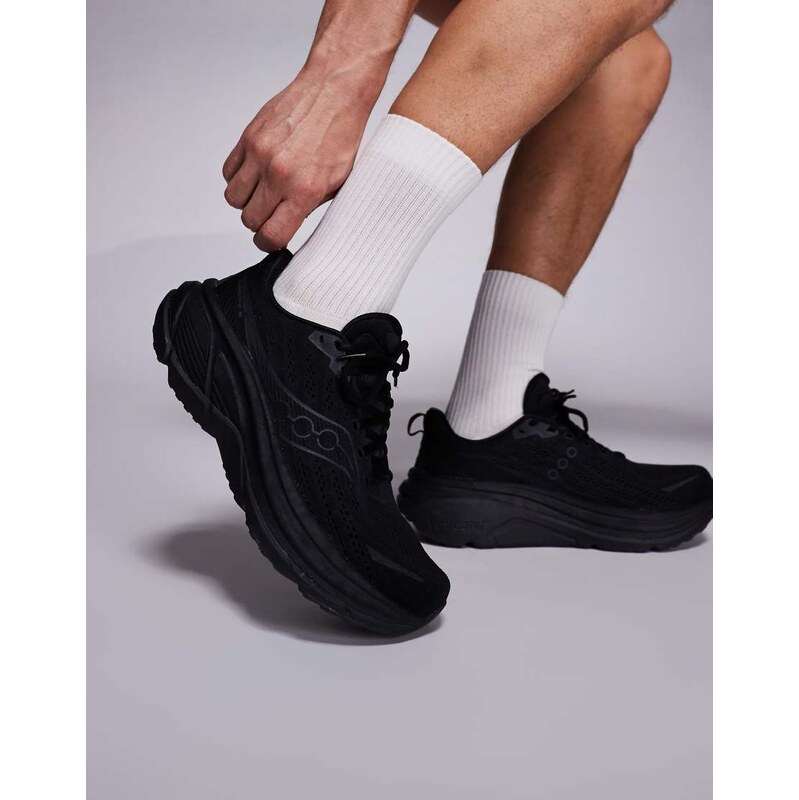 Saucony Hurricane 25 running trainers in triple black 114534826