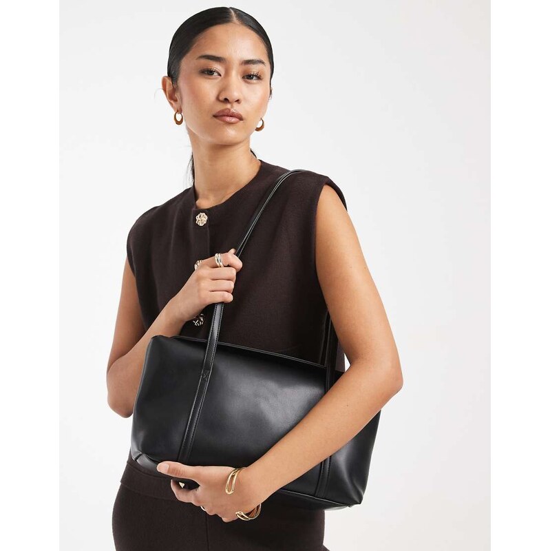 PASQ fold top shoulder bag in black 114540966