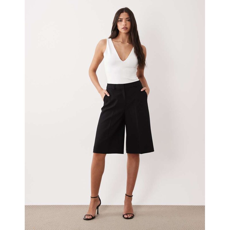 ASOS DESIGN wide leg clean bermuda in black-Grey