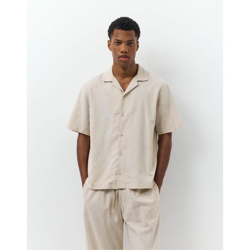 Pull&Bear Short sleeve linen blend shirt in beige-Neutral