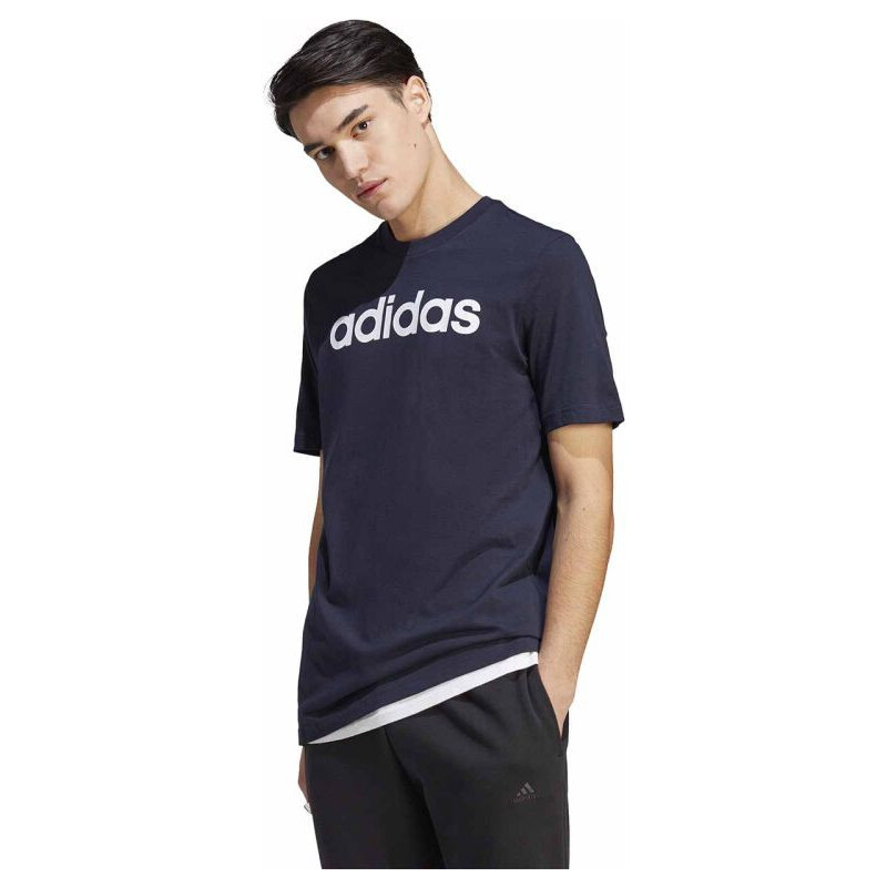 Koszulka Essentials Single Jersey Linear Logo Tee M model