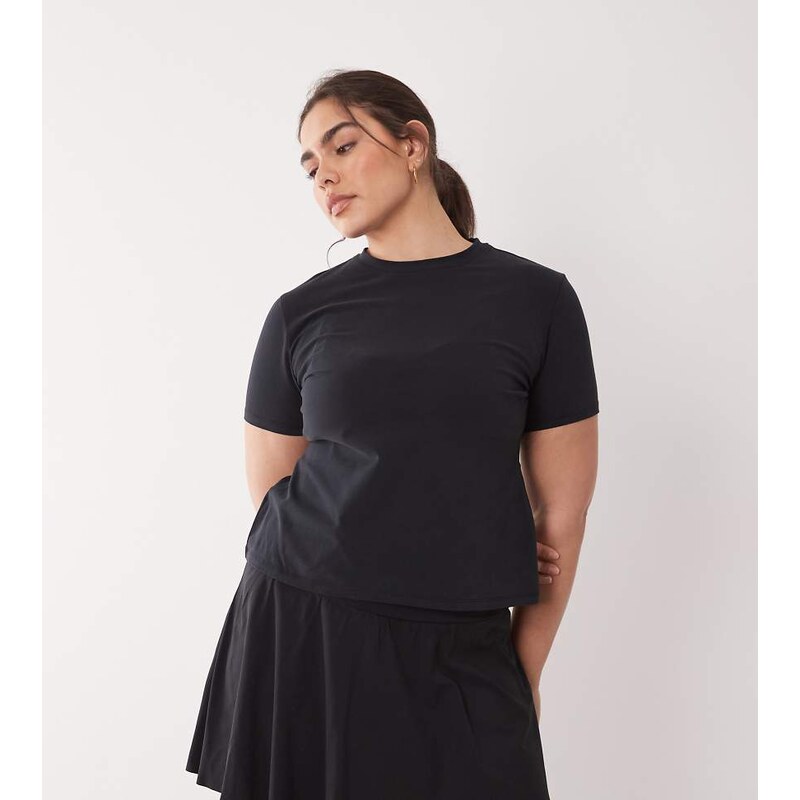 4505 Curve fitted cotton everyday t-shirt with quick dry finish in 114543848