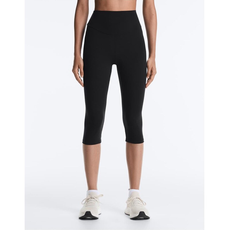 OYSHO Comfortlux super high-rise 50cm capri leggings in black