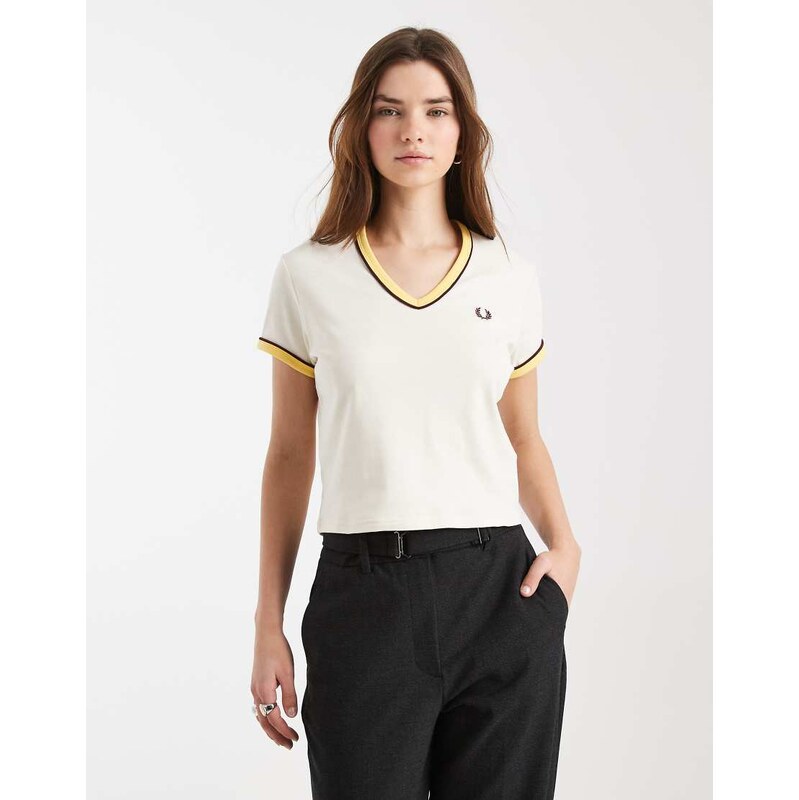 Fred Perry piped seams logo v neck t-shirt in ecru-Neutral 114561485