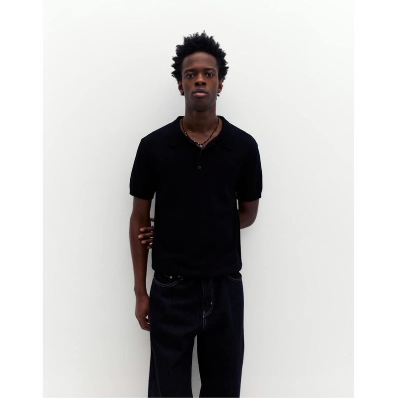 Pull&Bear Short sleeve polo shirt in black