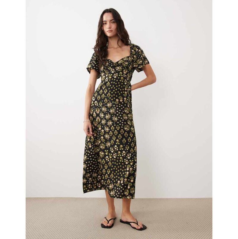 New Look sweetheart neckline floral midi dress in black