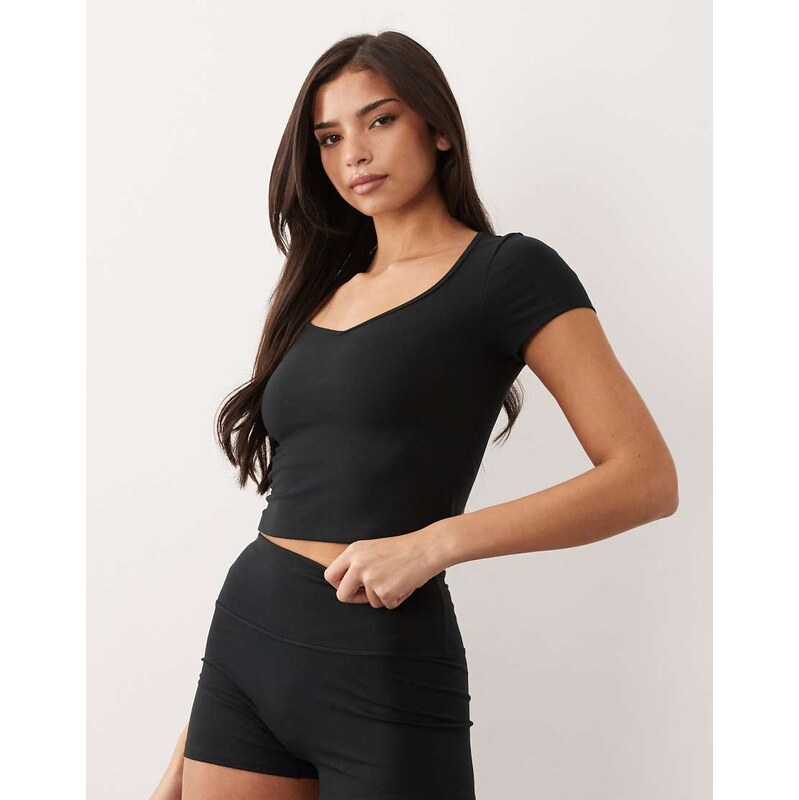 4505 soft touch sweetheart neck cap sleeve top in black