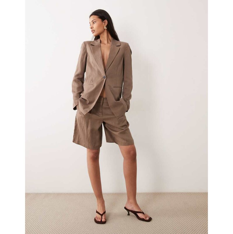 Vila taillored shorts co-ord in cub brown