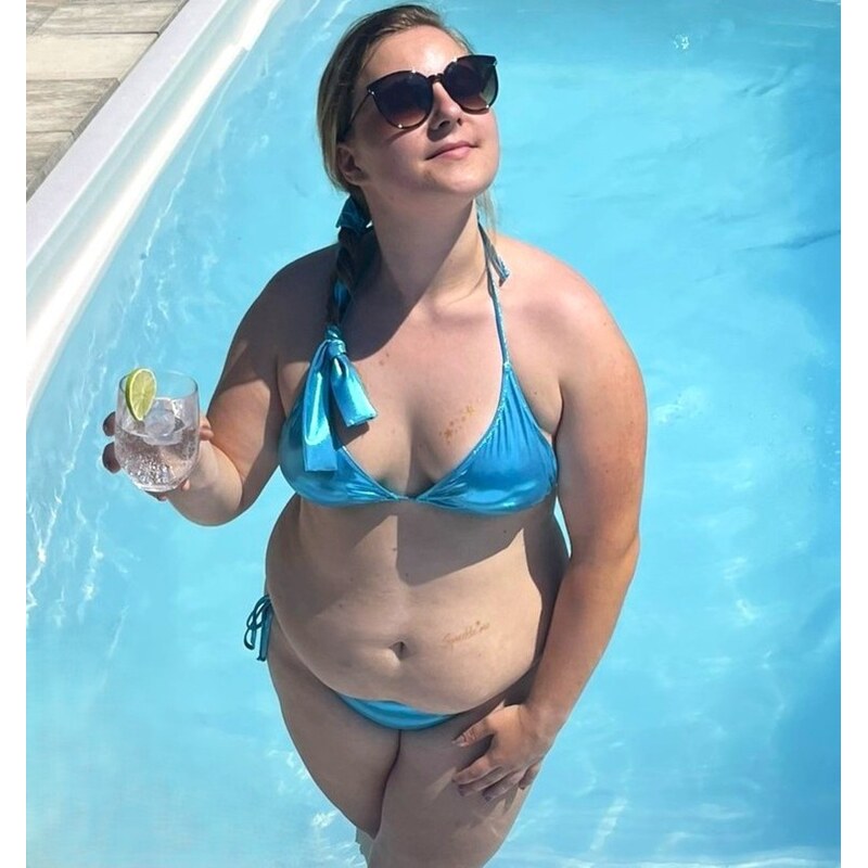 Trojdílné trojúhelníkové kovové modré lesklé dámské plavky bikiny 109187890