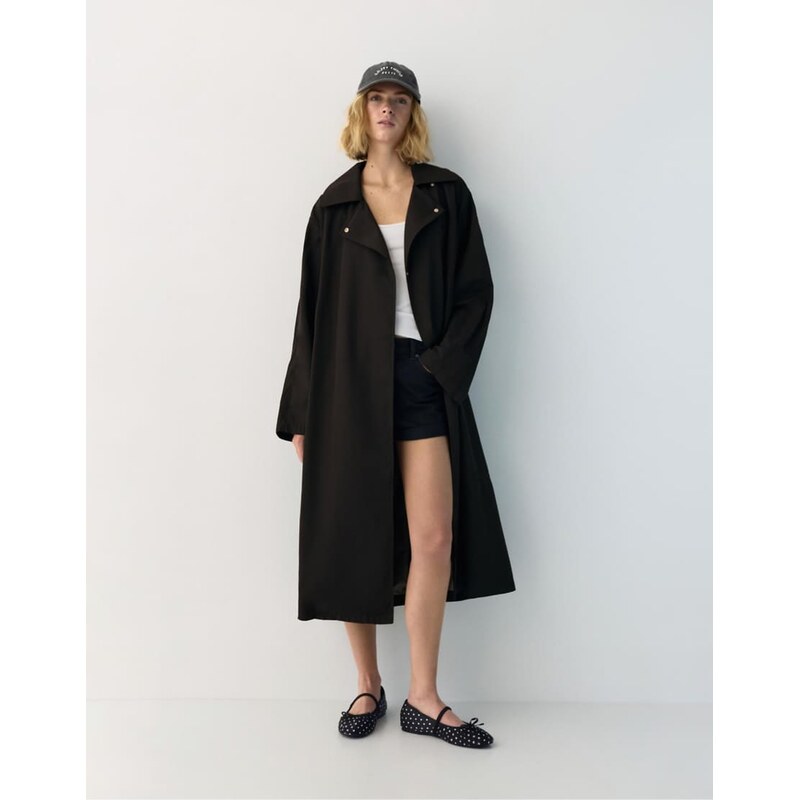Pull&Bear Lightweight oversize trench coat in black 114688384