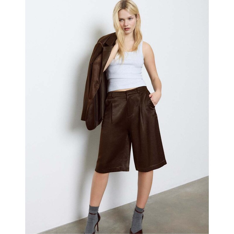Stradivarius Satin bermuda shorts with darts in brown 114699203
