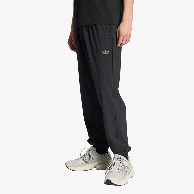 adidas Originals Kalhoty adidas Tech Trefoil Essentials Track