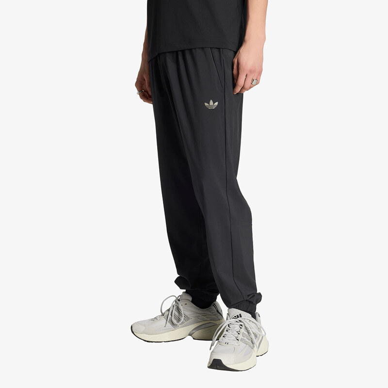 adidas Originals Kalhoty adidas Tech Trefoil Essentials Track