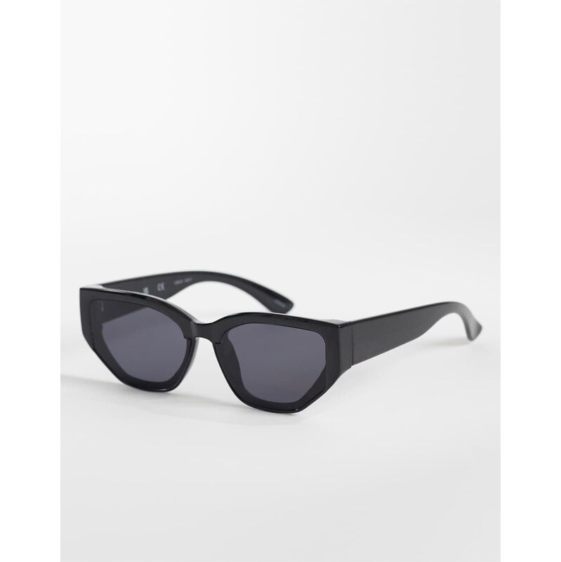 Vero Moda angular cat eye sunglasses in black