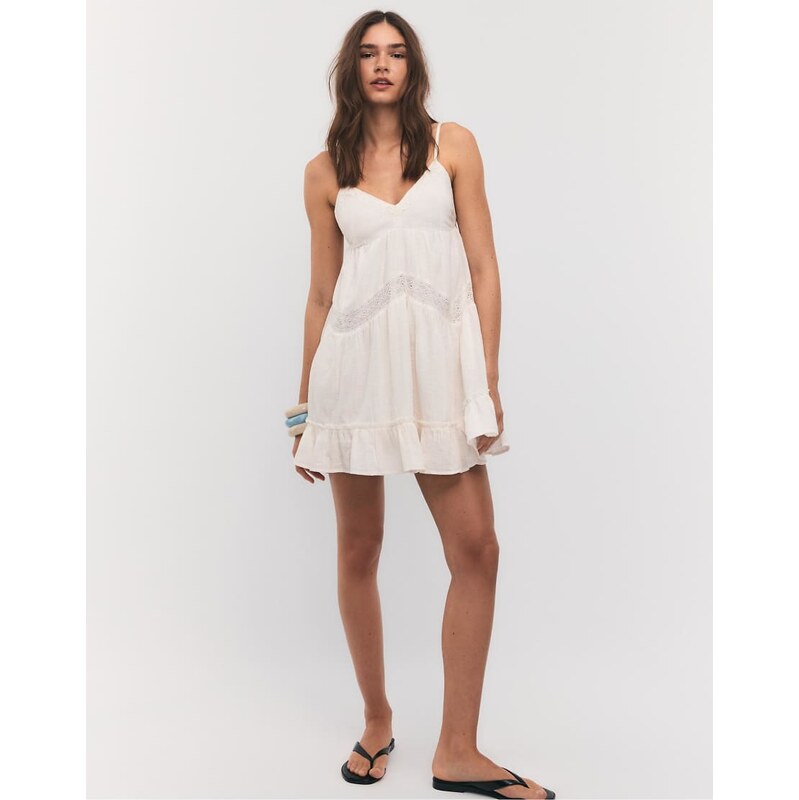 Stradivarius Short dress with lace detail in ecru-White 114709057