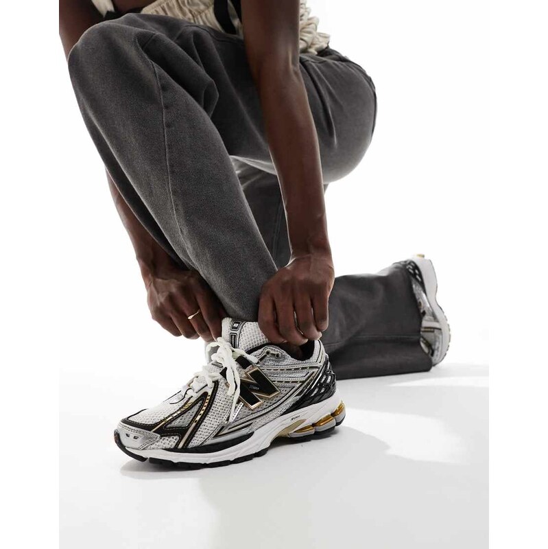 New Balance 1906 trainers in gold and black-Silver