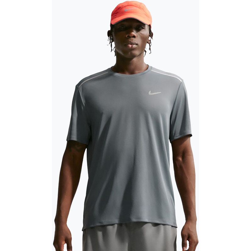 Pánské běžecké tričko Nike Miler Dri-Fit UV smoke grey