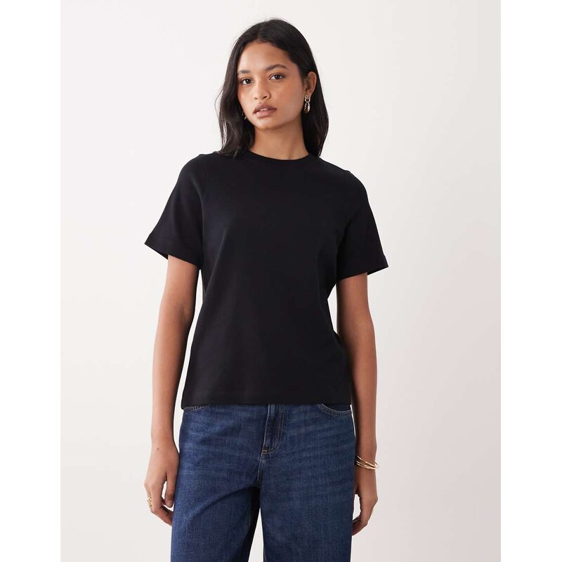 New Look premium girlfriend tee in black 114741181