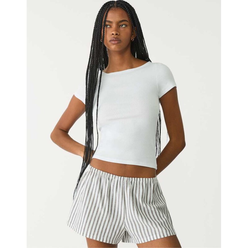 Stradivarius striped shorts in ecru-White 107034890