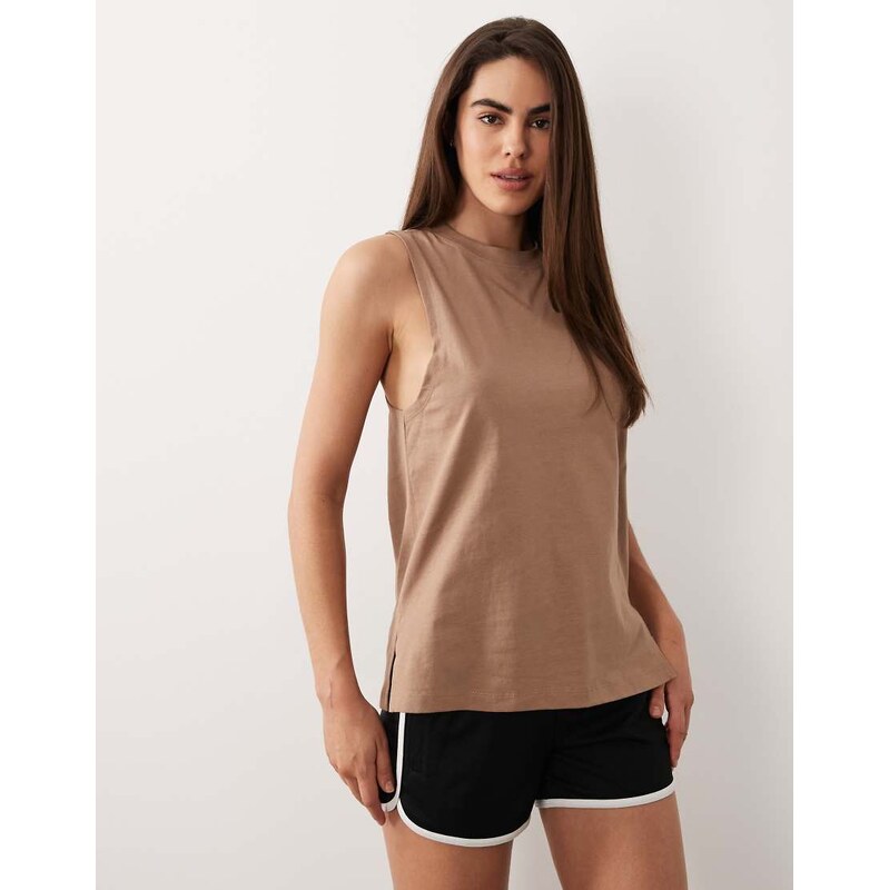 4505 Icon cotton drop armhole vest with quick dry finish in fawn