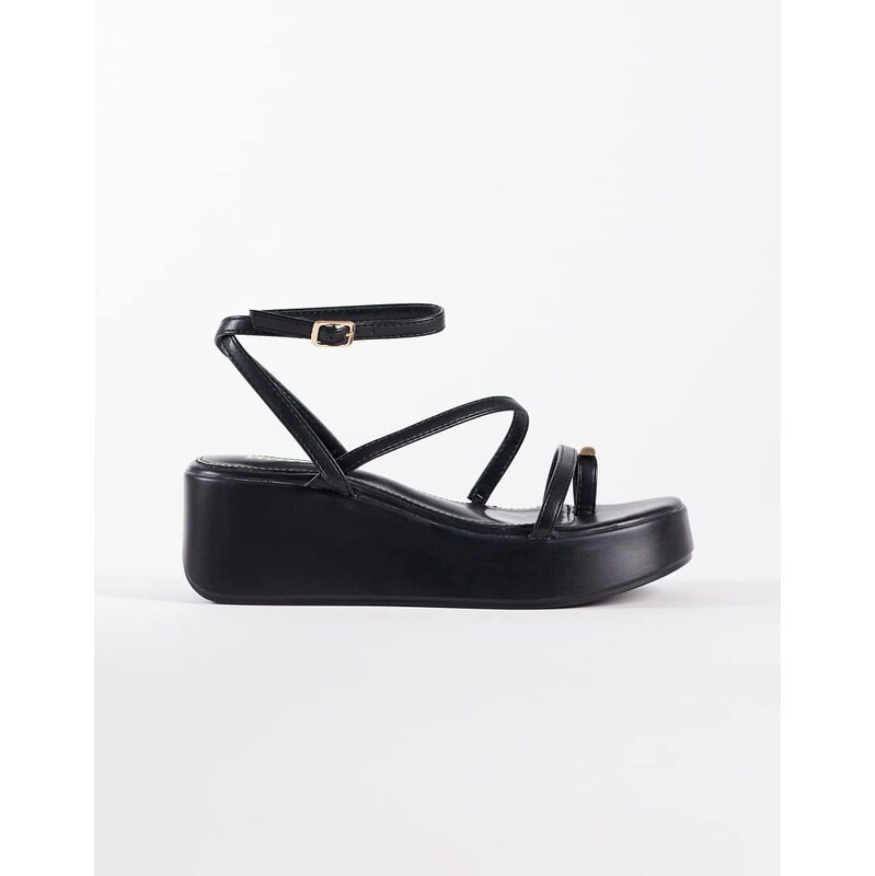 RAID Adaluna wedge toe ring sandals in black 115518013